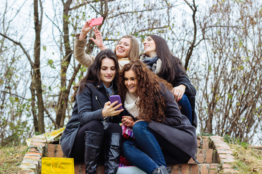 Women taking selfies | Healthy Headlines