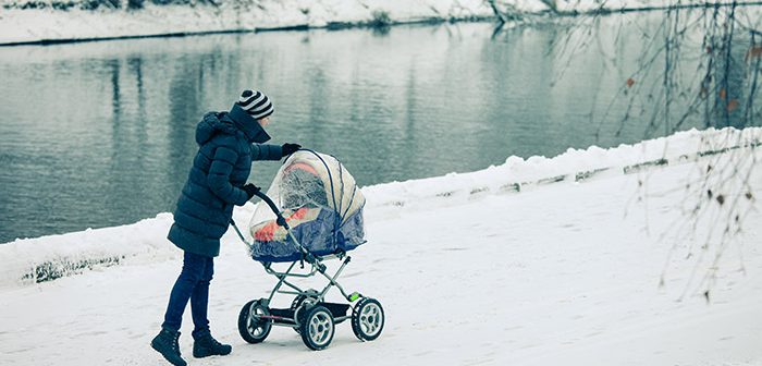 Outdoor Pregnancy Photos: How To Keep Warm During Winter 